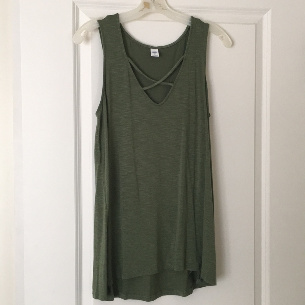 Cross cross neckline tank